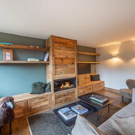Duplex Renove Au Coeur De Megeve, 3 Chambres, Cheminee, Terrasse, Equipements Modernes. - Fr-1-569-72 *